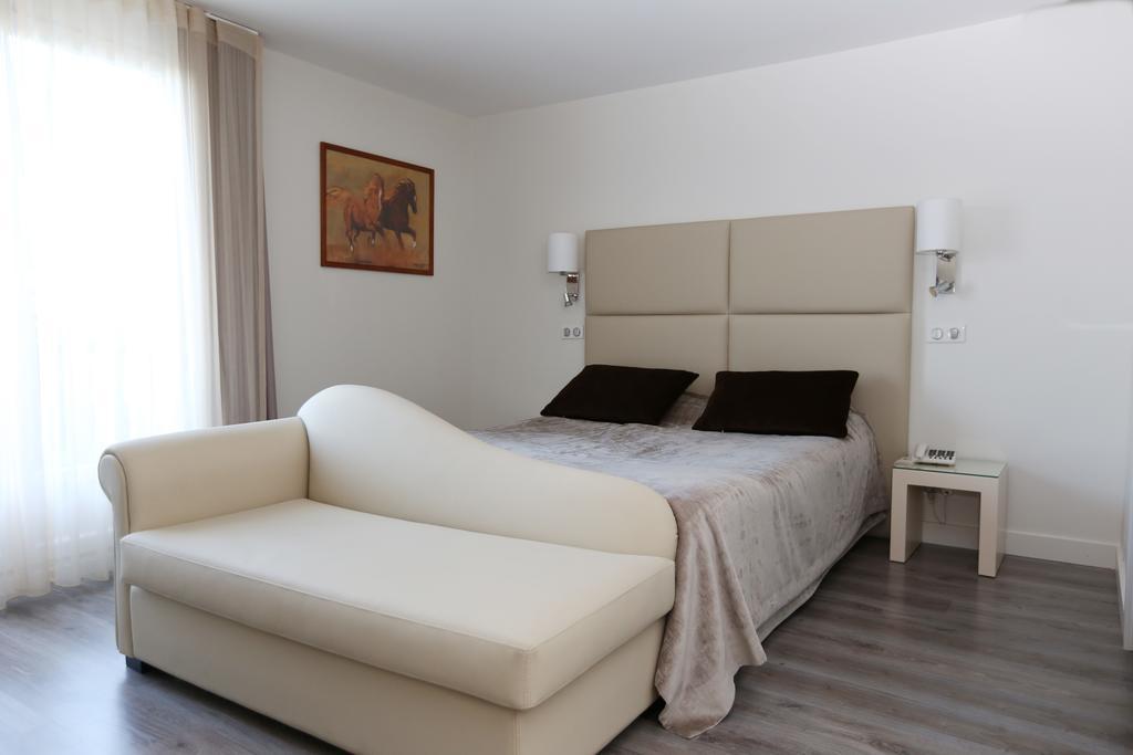 Les Criquets Hotel & Spa Blanquefort  Eksteriør billede