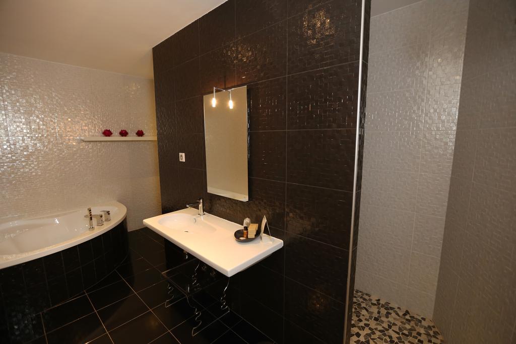 Les Criquets Hotel & Spa Blanquefort  Eksteriør billede